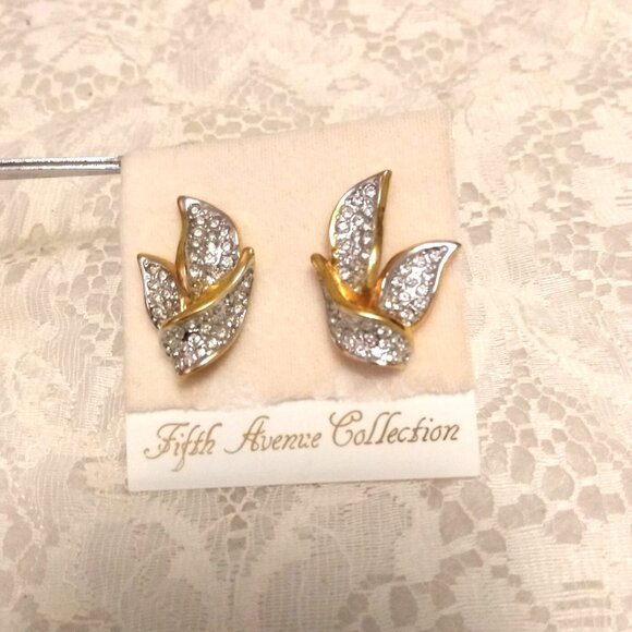 Vintage White Clear Cubic Zirconia Gold Tone Earrings Non-Pierced Clip Earrings - Picture 4 of 9